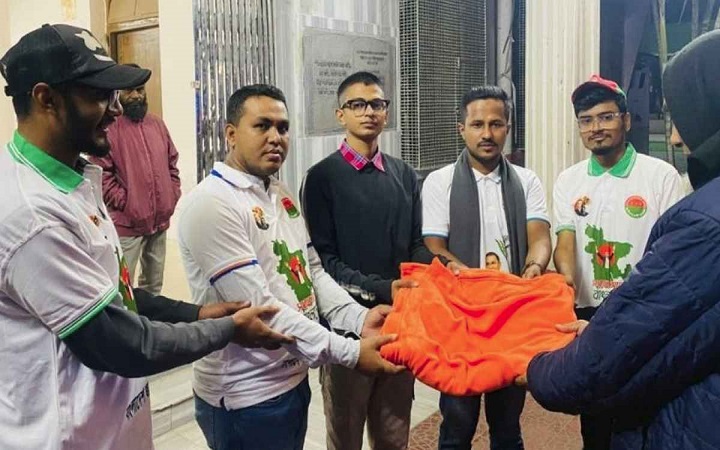 ঢাকা কলেজ ছাত্রদলের উদ্যোগে কম্বল বিতরণ