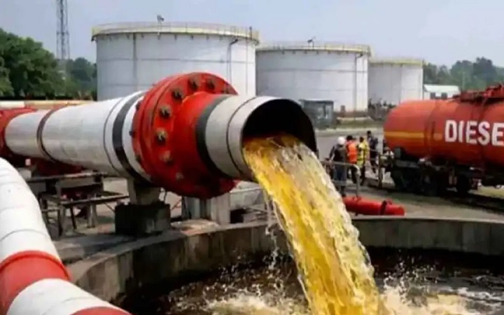 ভারত থেকে ৫ হাজার মেট্রিক টন ডিজেল পাম্পিং শুরু