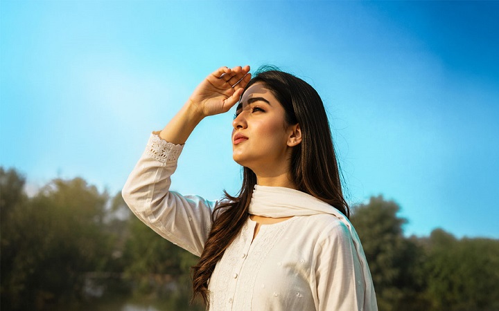 সানস্ক্রিন রোদ থেকে যেভাবে ত্বককে বাঁচায়