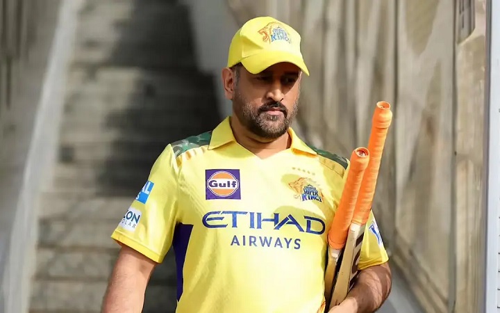 ‘ইমপ্যাক্ট হিসেবে খেললে ধোনির অবসর নেওয়া উচিত’