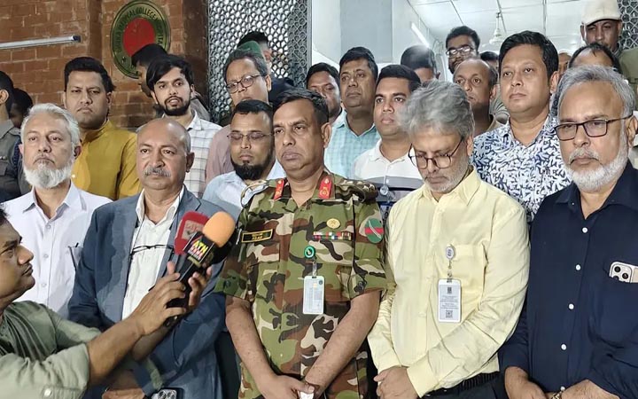 ঢাকা মেডিকেলে মারামারি : ৬ সদস্যের তদন্ত কমিটি গঠন