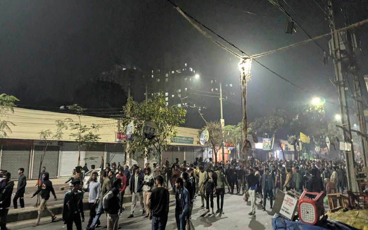 সাত কলেজ ও ঢাবি শিক্ষার্থীদের ধাওয়া-পালটা ধাওয়া, বিজিবি মোতায়েন