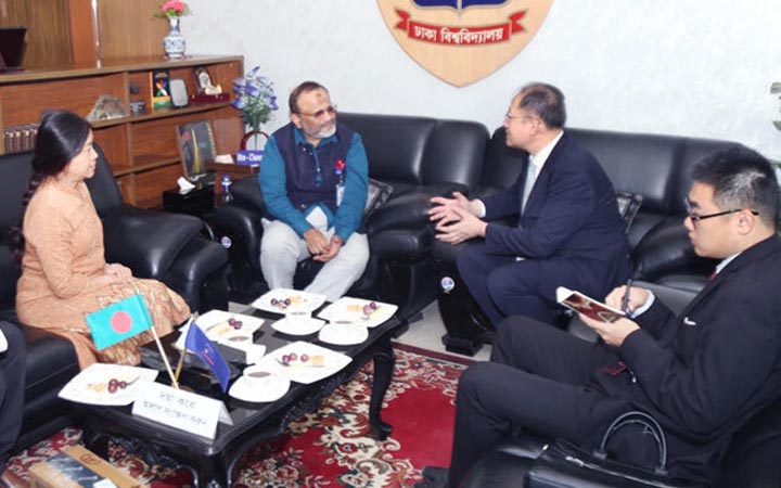 ঢাবি উপাচার্যের সঙ্গে চীনা দূতাবাসের কালচারাল কাউন্সেলরের সাক্ষাৎ