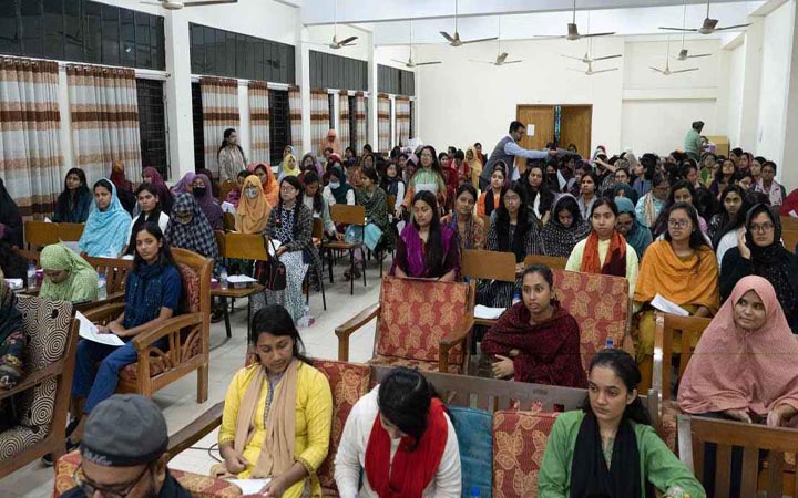 ঢাকা বিশ্ববিদ্যালয়ে স্তন ক্যানসার সচেতনতা বিষয়ক সেমিনার