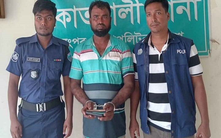 চাঁদপুরে পরকীয়ার প্রতিবাদ করায় গৃহবধূকে হত্যার অভিযোগ, স্বামী গ্রেফতার