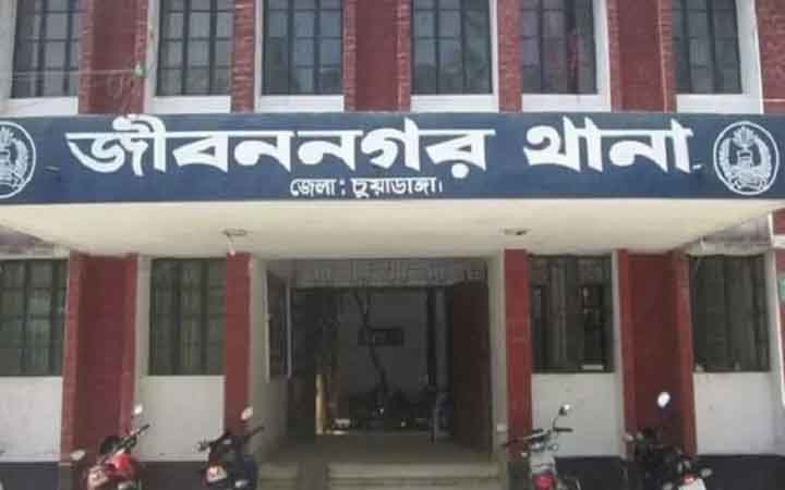 জীবননগরে দুদিনে ৯১৫ বস্তা সার জব্দ, ব্যবসায়ী আটক