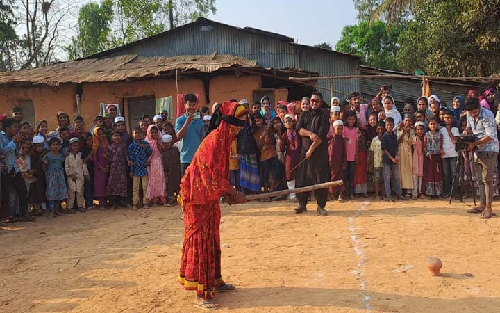 সাতকানিয়ায় আশ্রয়ণ প্রকল্পের বাসিন্দাদের ব্যতিক্রমী ঈদ আনন্দ