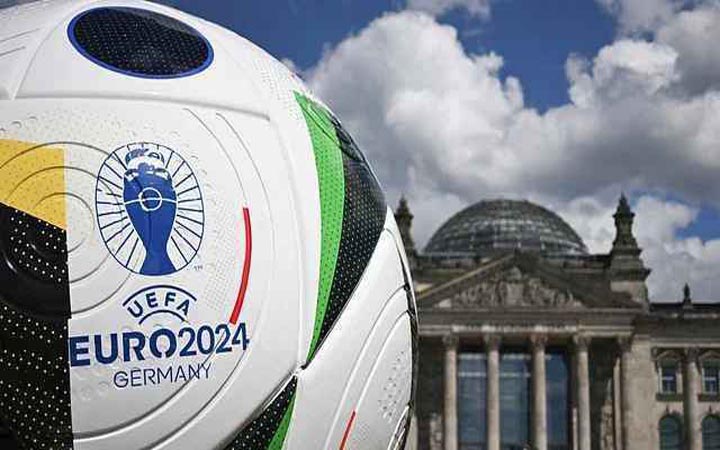 ইউরোয় স্পেন ও ইংল্যান্ড মাঠে নামছে আজ