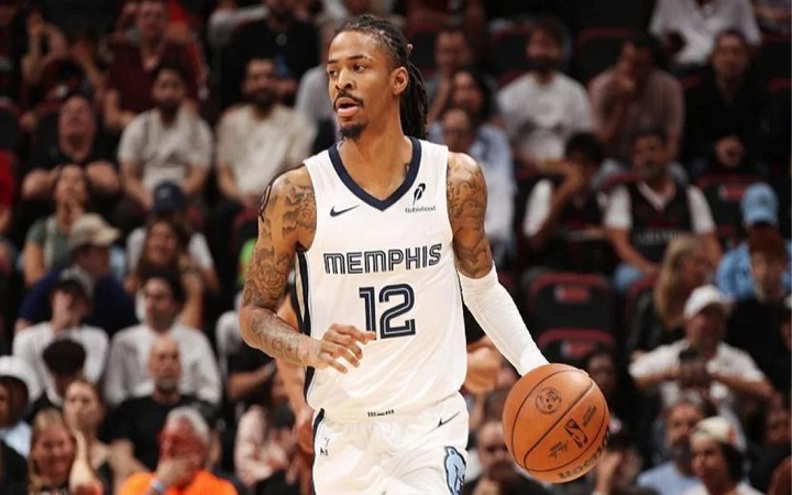 আঙুল দিয়ে বিশেষ ভঙ্গি করায় ৯০ লাখ টাকা জরিমানা