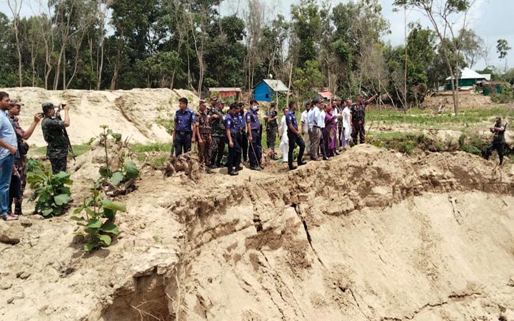 ফেনীতে টাস্কফোর্সের অভিযানে ৩ কোটি টাকার বালু জব্দ