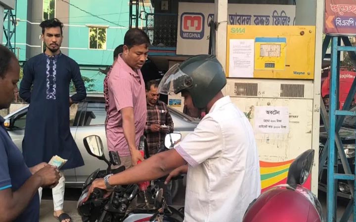 ফেনীর পেট্রোল পাম্পগুলোতে ২৮ জন ট্যাগ অফিসার নিয়োগ
