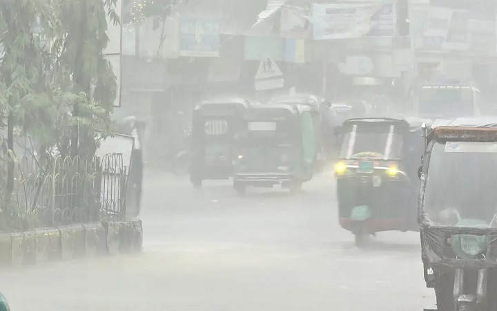 ফেনীতে ২৪ ঘণ্টায় দেশের সর্বোচ্চ বৃষ্টিপাত রেকর্ড