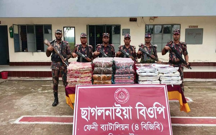 ফেনীতে ৪১ লাখ টাকার ভারতীয় শাড়ি জব্দ