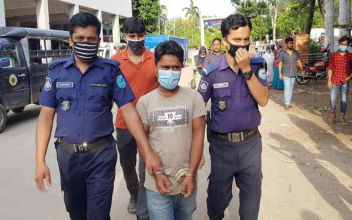 নারীকে বিবস্ত্র করে নির্যাতন : সাত দিনের রিমান্ডে দেলোয়ার