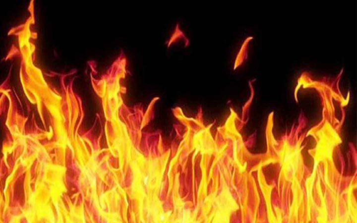 আগুনে পুড়ে ৩ সমকামী নারীর মৃত্যু