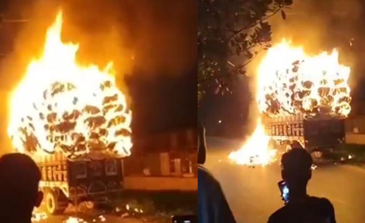 ঝুট বোঝাই চলন্ত ট্রাকে আগুন, খালে নামিয়ে প্রাণ রক্ষা চালকের