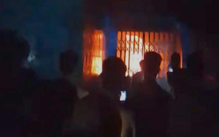 চট্টগ্রামে আগুনে পুড়ে নারীর মৃত্যু, দগ্ধ ৩