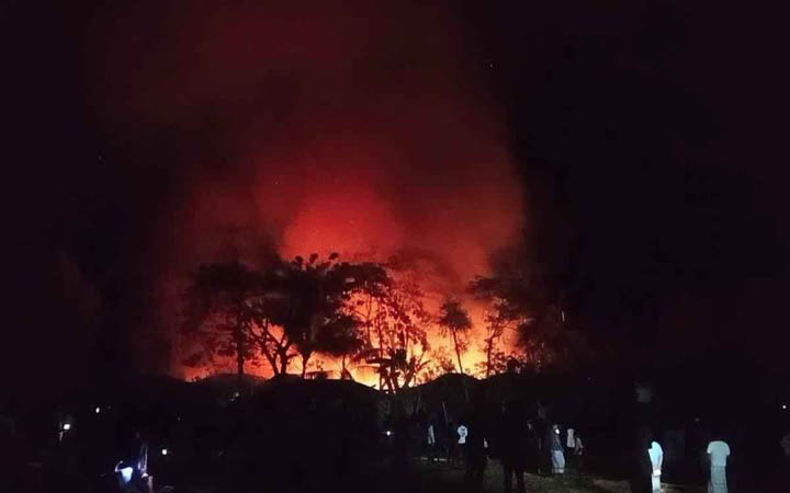 মশার কয়েলের আগুনে ১৪ বসতঘর ভস্মীভূত