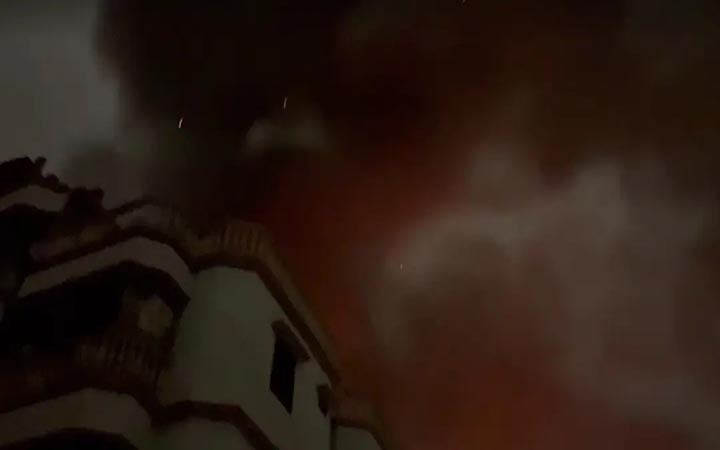 কামরাঙ্গীরচরে কাপড়ের গোডাউনে আগুন