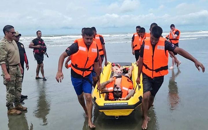 কক্সবাজারে ফায়ার সার্ভিস কর্মীদের প্রশিক্ষণ দিল মার্কিন বাহিনী