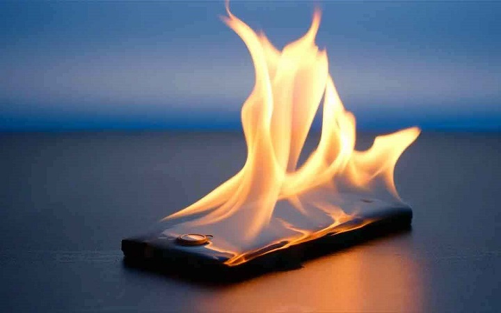 ফোন গরম হলে হতে পারে বিস্ফোরণ, করণীয় জানুন
