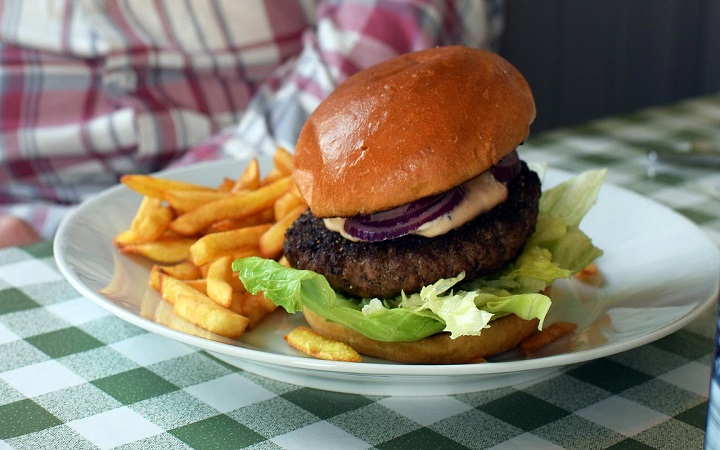 শুধু চিনি নয়, লিভারের ক্ষতি করে এই জিনিসগুলোও