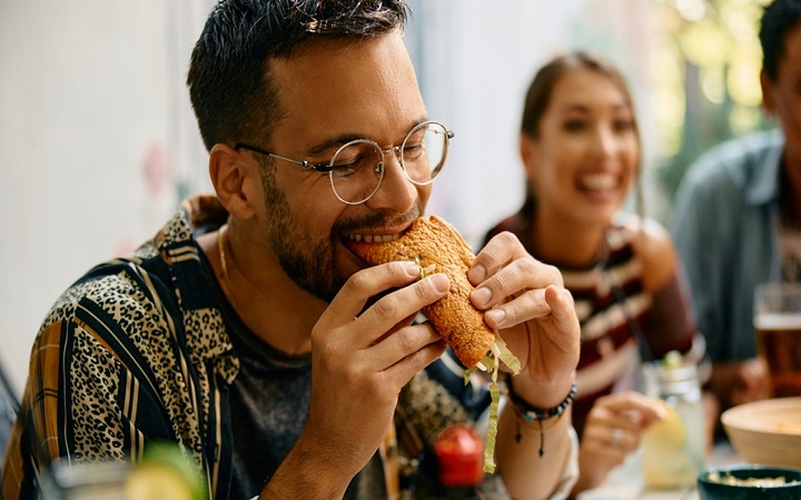 ইসলামের দৃষ্টিতে অতিরিক্ত খাদ্য গ্রহণ কতটা গ্রহণযোগ্য?