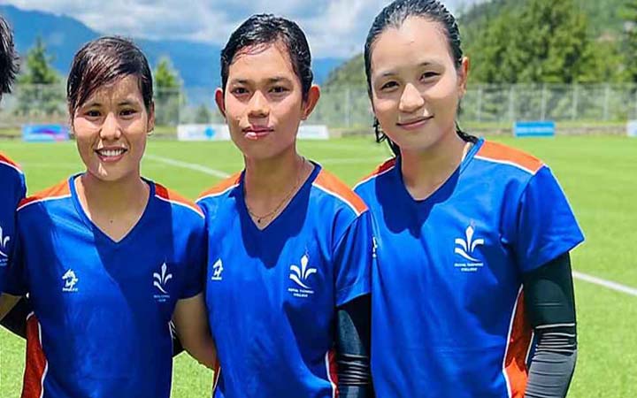 দেশে ফিরেছেন জাতীয় নারী দলের তিন ফুটবলার