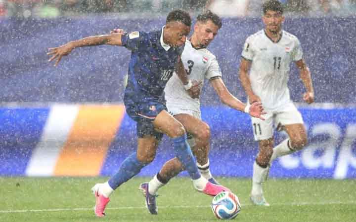আপাতত বন্ধ ফ্রান্স–ইরাক ম্যাচ