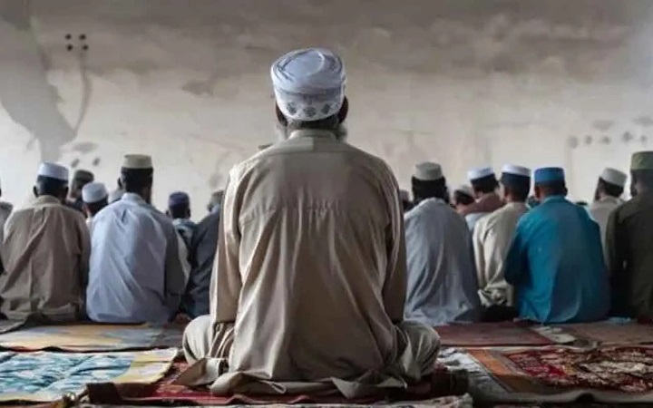 এক মসজিদে ২ বার জুমার নামাজ পড়া যাবে?