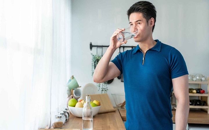 ফল খাওয়ার পর পানি খেতে মানা করা হয় কেন?