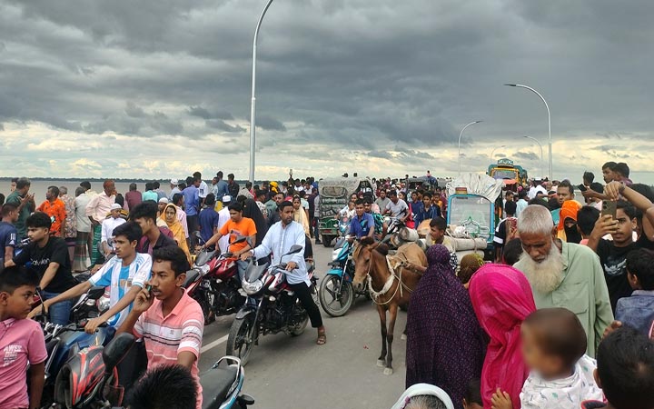 মওলানা ভাসানী সেতুর সংযোগ সড়কে দুর্ঘটনা, বৃদ্ধা নিহত