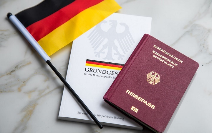 জার্মান নাগরিকত্ব: ভুল তথ্য দিলে ১০ বছরের নিষেধাজ্ঞা