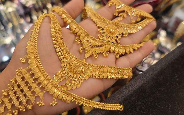 ফের কমল স্বর্ণের দাম