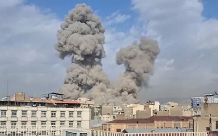 ইরানে হামলায় ৪০ জন উচ্চপদস্থ কর্মকর্তা নিহত