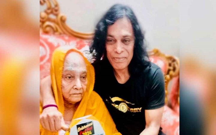 ব্যান্ড তারকা হাসানের মা মারা গেছেন