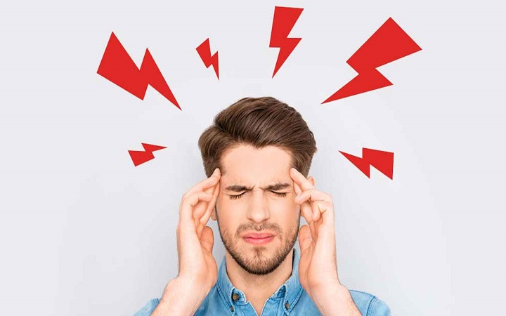 গরমে মাথাব্যথা, এসব লক্ষণ উপেক্ষা করবেন না