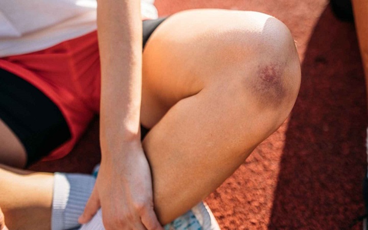 কেটে গেলে রক্ত পড়া বন্ধ হতে চায় না, হিমোফিলিয়া নয় তো?