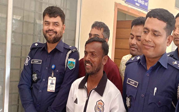 যে কারণে গ্রেফতার হিরো আলম