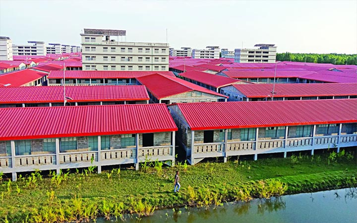 ভাসানচর পৌঁছালো আরো ১২৮৭ রোহিঙ্গা