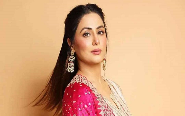 ক্যানসার নিয়েও রোজা রাখছেন অভিনেত্রী হিনা খান