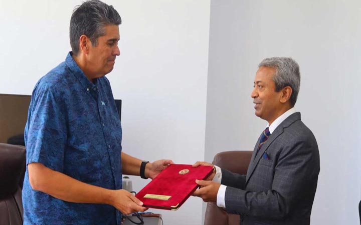 পালাউয়ের রাষ্ট্রপতির কাছে বাংলাদেশি দূতের পরিচয়পত্র পেশ