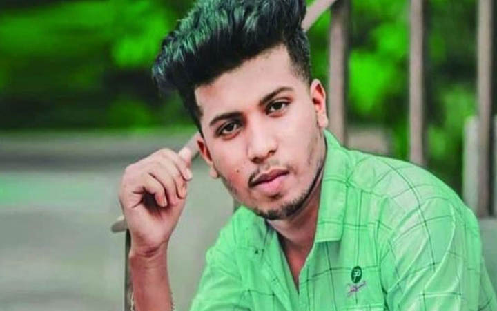 প্রবাসীর স্ত্রীর খাটের নিচ থেকে ছাত্রলীগ নেতা আটক