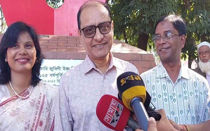 পাঠ্যপুস্তকের ত্রুটি কমাতে সর্বোচ্চ চেষ্টা করছি: গণশিক্ষা উপদেষ্টা