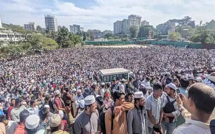আইনজীবী সাইফুলের জানাজা সম্পন্ন, জনসমুদ্র চট্টগ্রাম