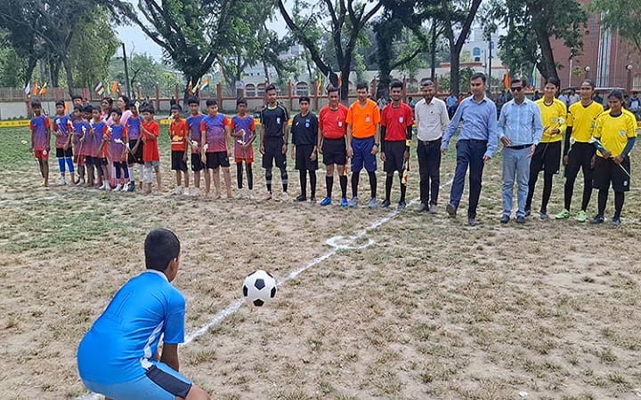 জয়পুরহাটে প্রাথমিক বিদ্যালয় গোল্ডকাপ ফুটবল টুর্নামেন্ট শুরু