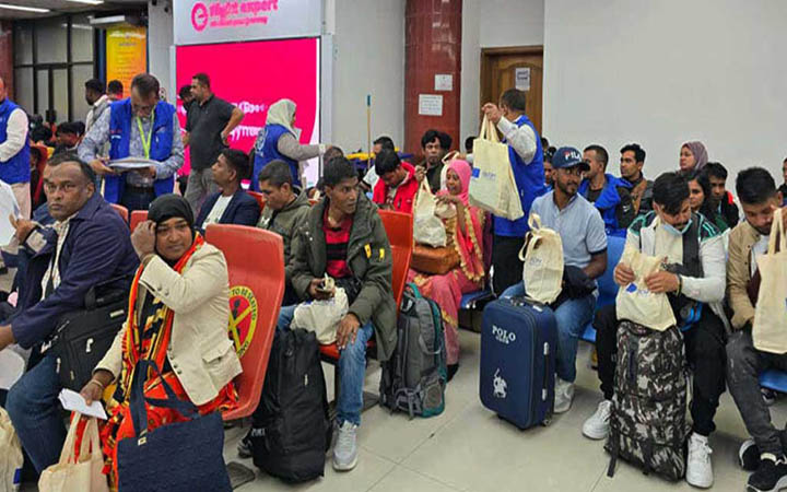 লেবানন থেকে দেশে ফিরছেন আরও ১০৫ বাংলাদেশি