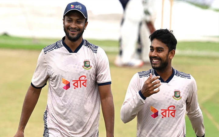 সাকিবের হারানো সিংহাসন থেকে এক ধাপ দূরে মিরাজ