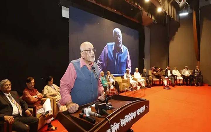 সর্বোত্তম পেতে গিয়ে যেন উত্তমকে হারিয়ে না ফেলি: দেবপ্রিয়