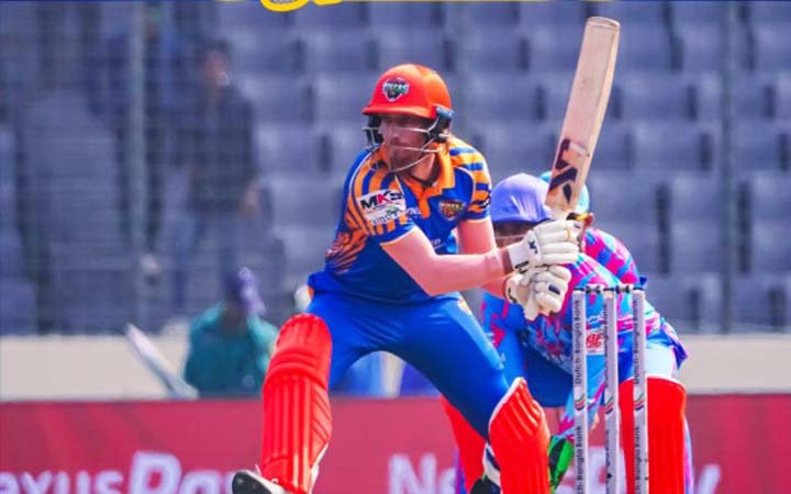 চিটাগং কিংসকে ২০৪ রানের বড় লক্ষ্য দিল খুলনা টাইগার্স